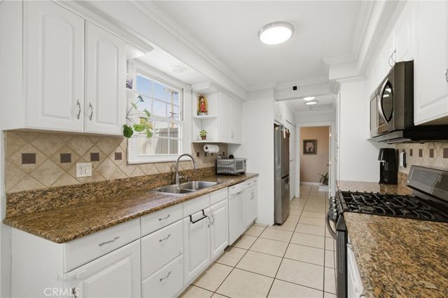6836 Aura, Reseda, CA 91335
