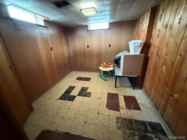 13592 Rosemont Avenue, Detroit, MI 48223