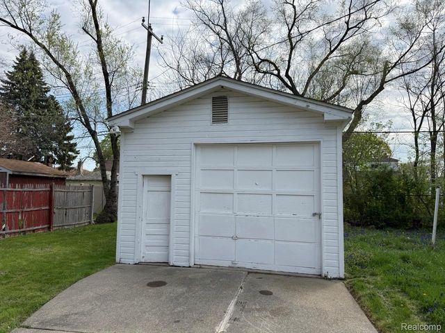 13592 Rosemont Avenue, Detroit, MI 48223