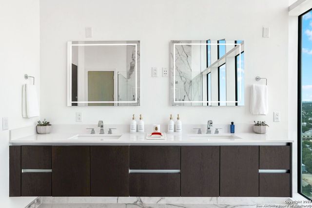 123 Lexington Ave Apt 1806, San Antonio, TX 78205