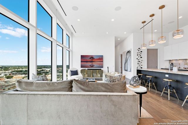 123 Lexington Ave Apt 1806, San Antonio, TX 78205