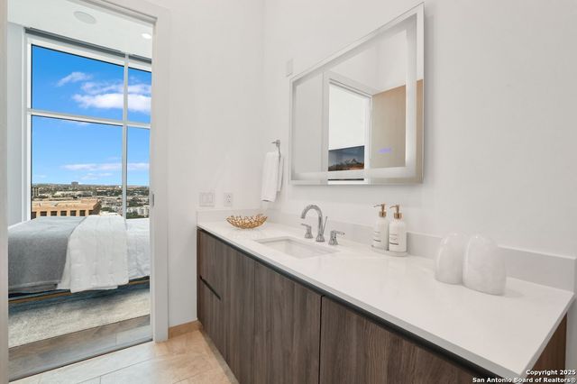 123 Lexington Ave Apt 1806, San Antonio, TX 78205