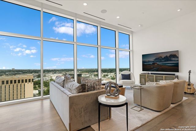 123 Lexington Ave Apt 1806, San Antonio, TX 78205