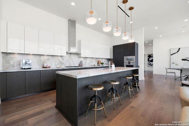 123 Lexington Ave Apt 1806, San Antonio, TX 78205