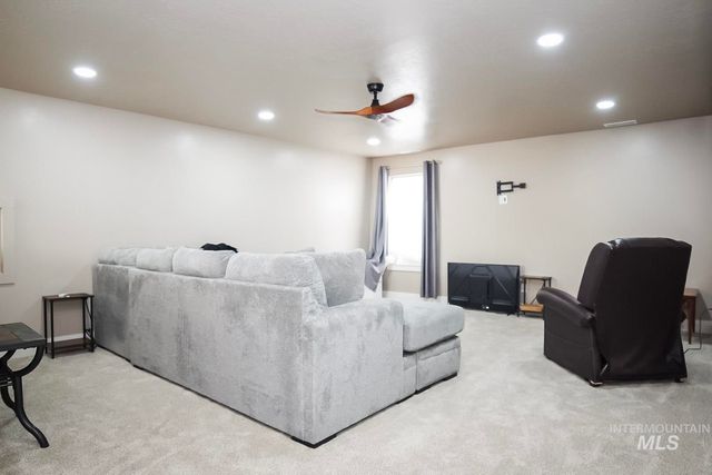 1113 W Blaine Ave, Nampa, ID 83651