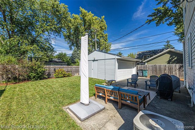 1850 Columbia Road, Berkley, MI 48072