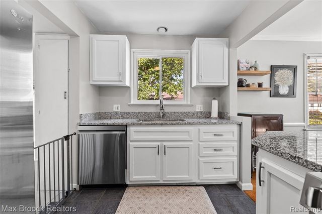 1850 Columbia Road, Berkley, MI 48072