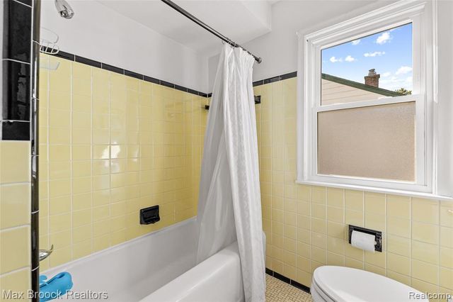1850 Columbia Road, Berkley, MI 48072