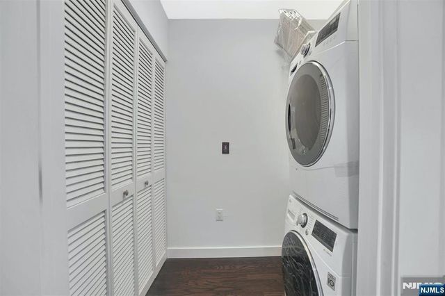 100 Thompson Lane 4D, Edgewater, NJ 07020