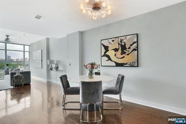 100 Thompson Lane 4D, Edgewater, NJ 07020
