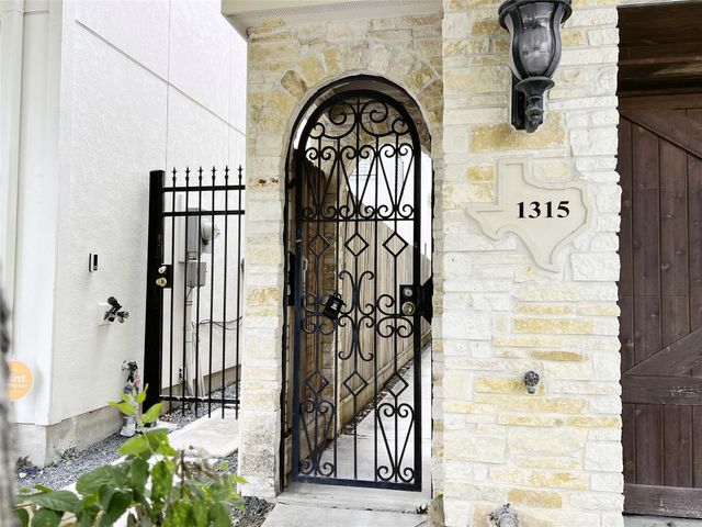 1315 Asbury Street, Houston, TX 77007