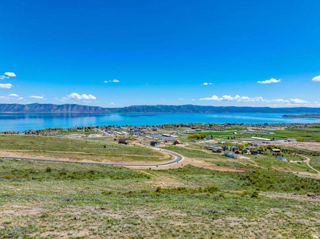 Image 15 of property listing at 443 N LAKEVIEW RIDGE RD # 24, Garden City, UT 84028