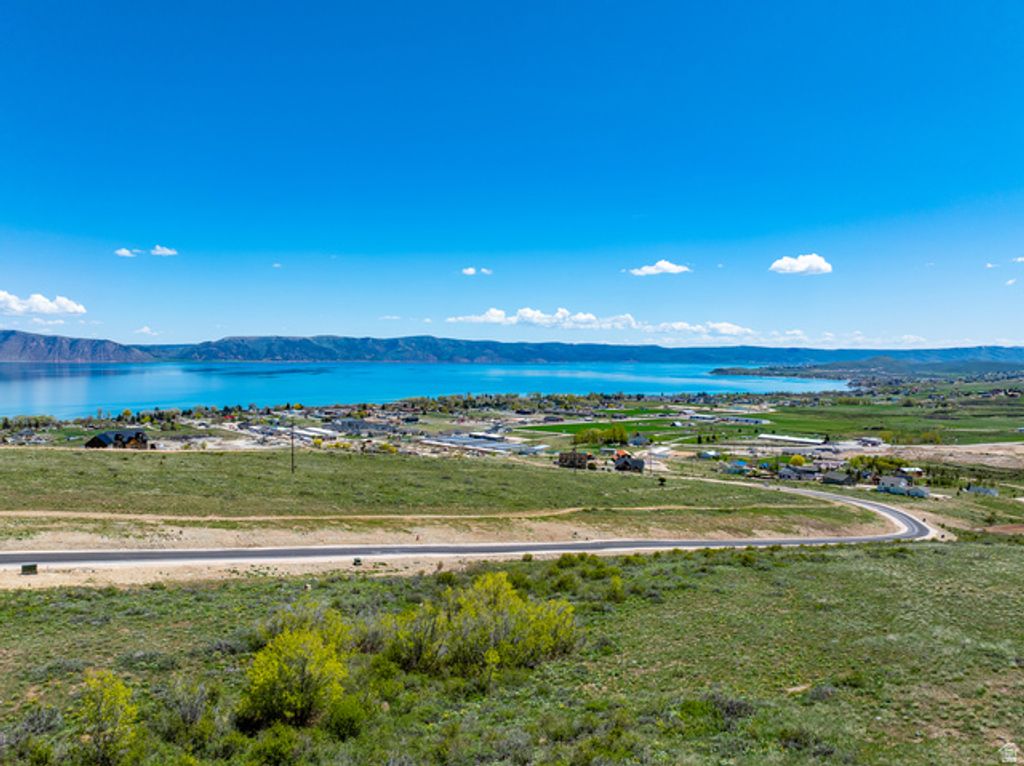 Image 16 of property listing at 443 N LAKEVIEW RIDGE RD # 24, Garden City, UT 84028