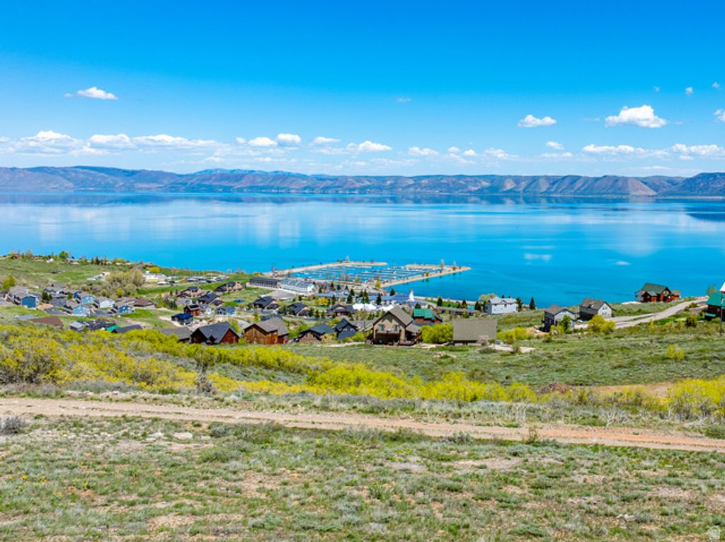 Image 17 of property listing at 443 N LAKEVIEW RIDGE RD # 24, Garden City, UT 84028