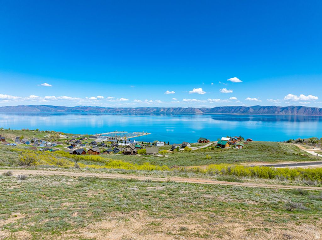 Image 18 of property listing at 443 N LAKEVIEW RIDGE RD # 24, Garden City, UT 84028