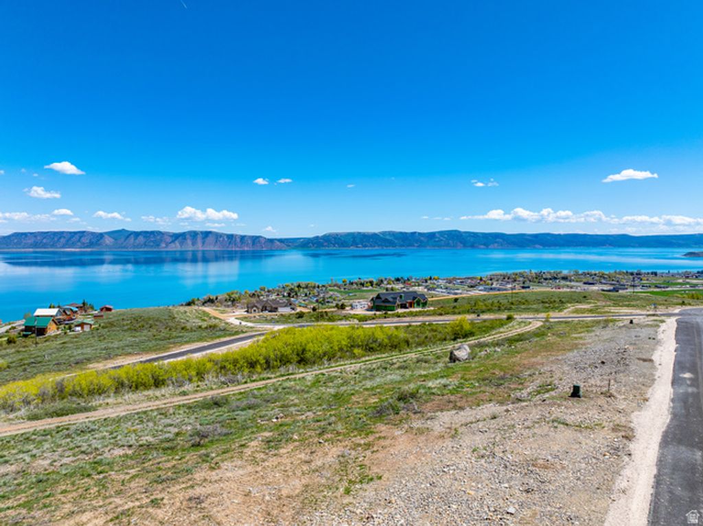 Image 19 of property listing at 443 N LAKEVIEW RIDGE RD # 24, Garden City, UT 84028