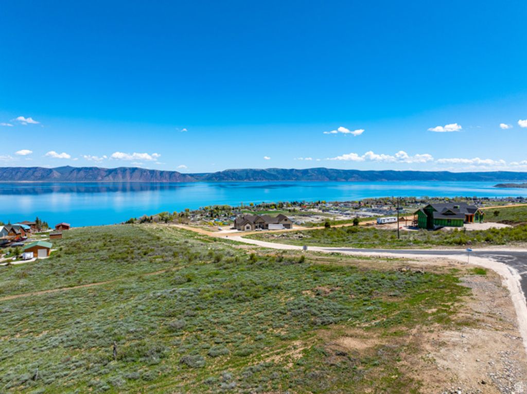 Image 21 of property listing at 443 N LAKEVIEW RIDGE RD # 24, Garden City, UT 84028