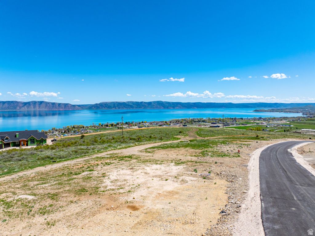 Image 24 of property listing at 443 N LAKEVIEW RIDGE RD # 24, Garden City, UT 84028