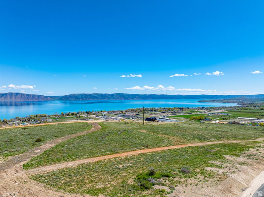 Image 25 of property listing at 443 N LAKEVIEW RIDGE RD # 24, Garden City, UT 84028