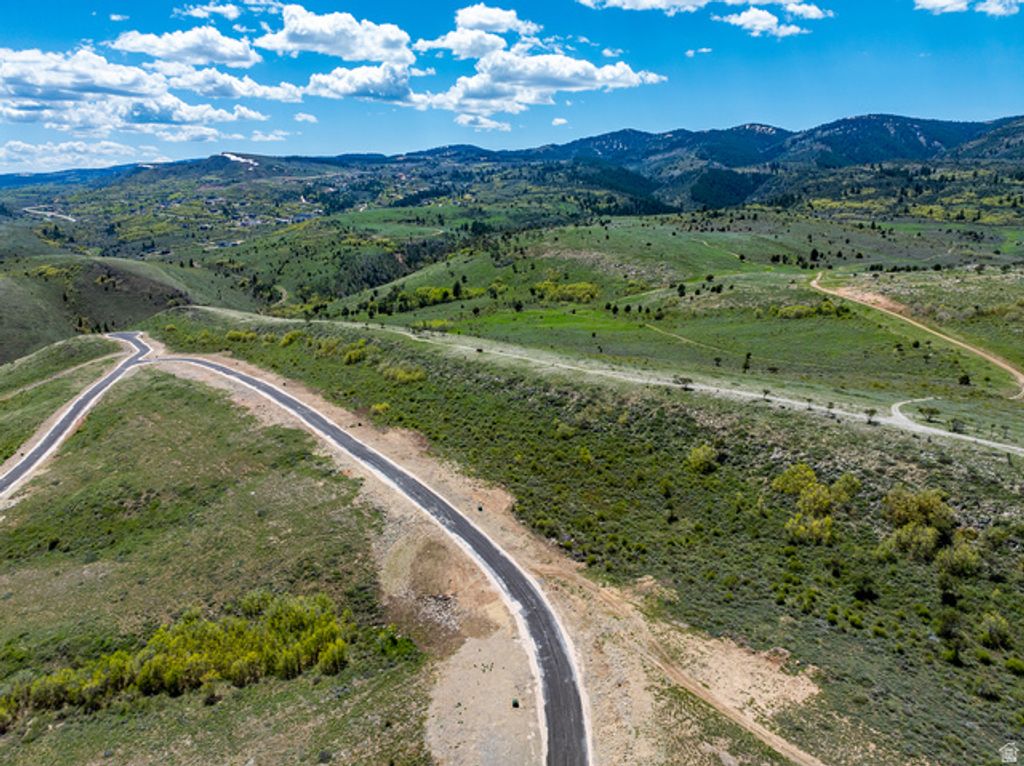 Image 37 of property listing at 443 N LAKEVIEW RIDGE RD # 24, Garden City, UT 84028
