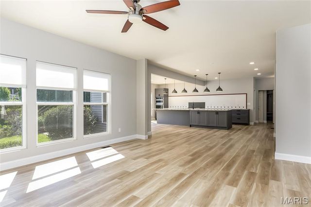 1290 Shorewinds Trail, St Charles, MO 63303