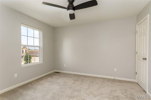 1290 Shorewinds Trail, St Charles, MO 63303