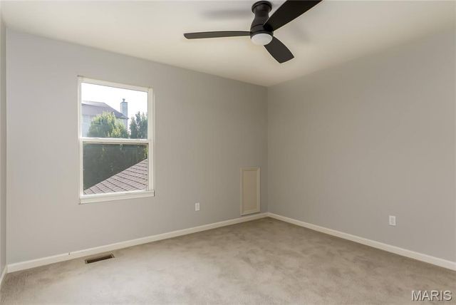 1290 Shorewinds Trail, St Charles, MO 63303
