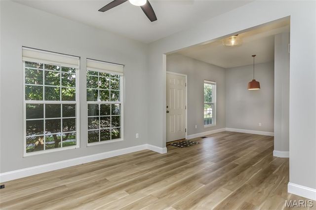1290 Shorewinds Trail, St Charles, MO 63303