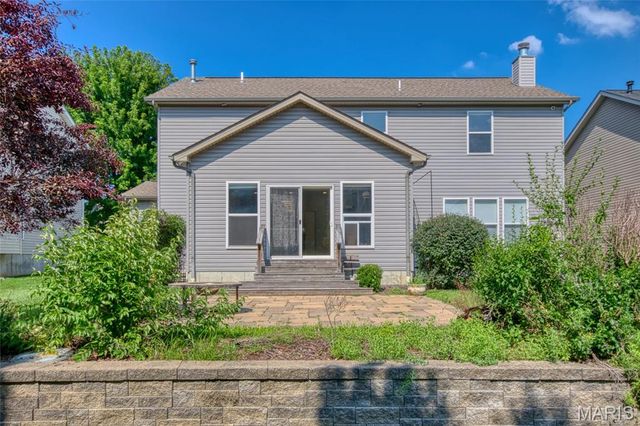 1290 Shorewinds Trail, St Charles, MO 63303