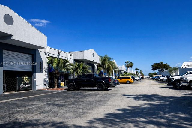 5501 NW 74th Avenue 5501, Miami, FL 33166
