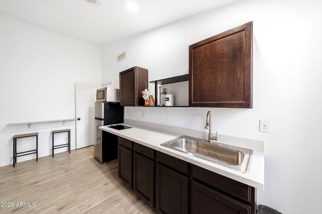 5440 N 80th Lane, Glendale, AZ 85303