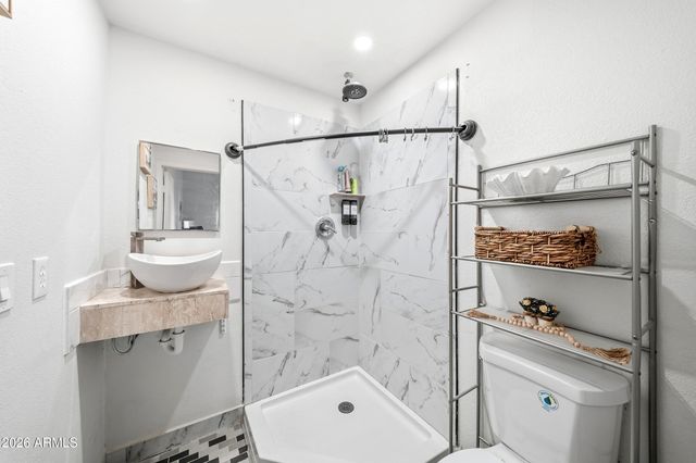 5440 N 80th Lane, Glendale, AZ 85303