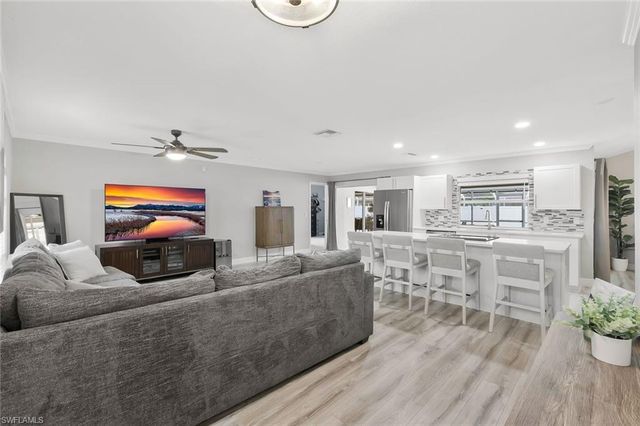 317 18th TER, Cape Coral, FL 33990
