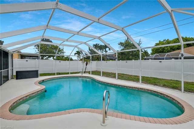 317 18th TER, Cape Coral, FL 33990