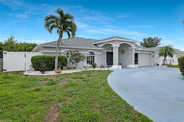 317 18th TER, Cape Coral, FL 33990