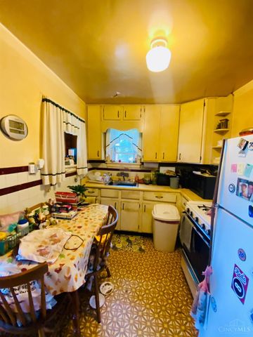 252 Pedretti Avenue, Delhi Twp, OH 45238