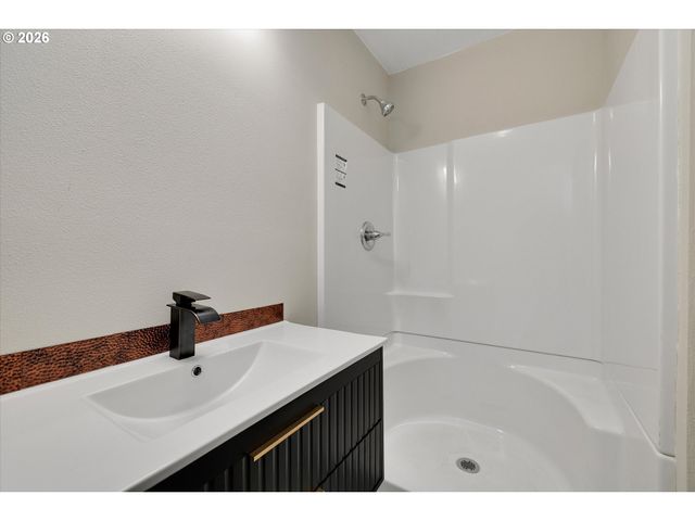 9917 S CARRIAGE Ln, Canby, OR 97013