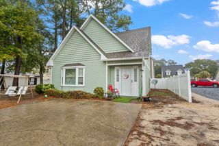 829 9th Ave. S, North Myrtle Beach, SC 29582