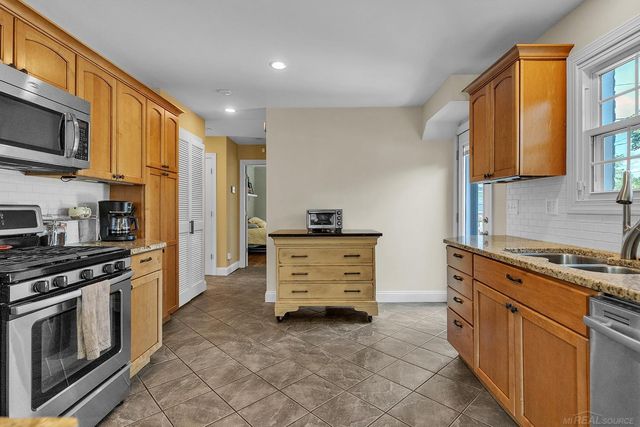 346 NE Bel Air Drive, Grand Rapids, MI 49503