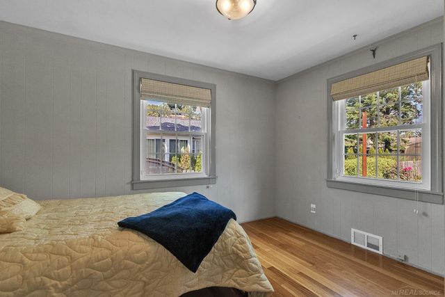 346 NE Bel Air Drive, Grand Rapids, MI 49503