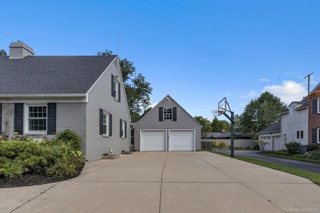 346 NE Bel Air Drive, Grand Rapids, MI 49503