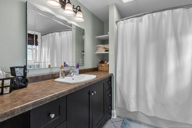 346 NE Bel Air Drive, Grand Rapids, MI 49503