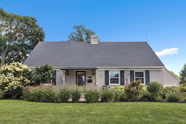 346 NE Bel Air Drive, Grand Rapids, MI 49503