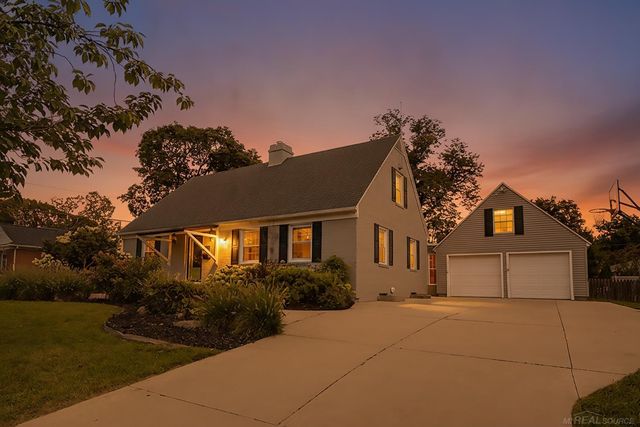 346 NE Bel Air Drive, Grand Rapids, MI 49503