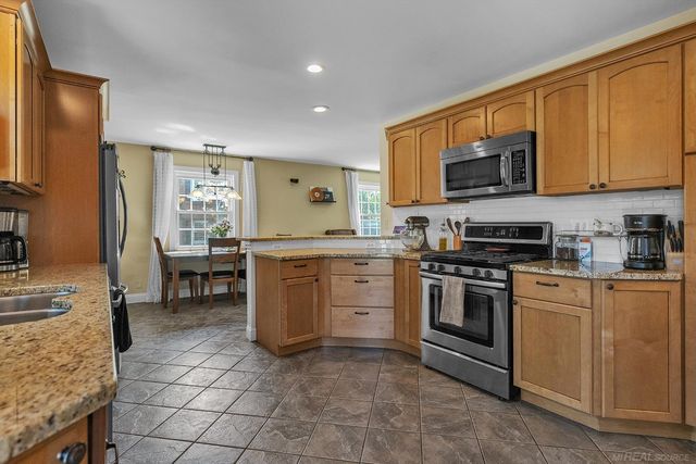 346 NE Bel Air Drive, Grand Rapids, MI 49503