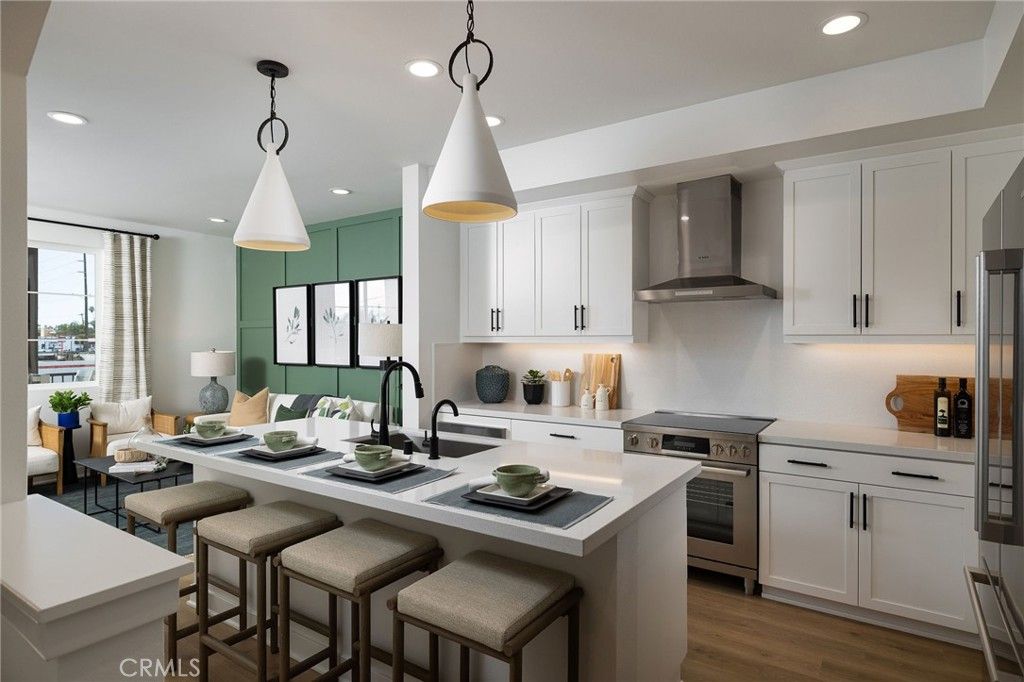 Image 1 of property listing at 308 E Whittier Boulevard, La Habra, CA 90631