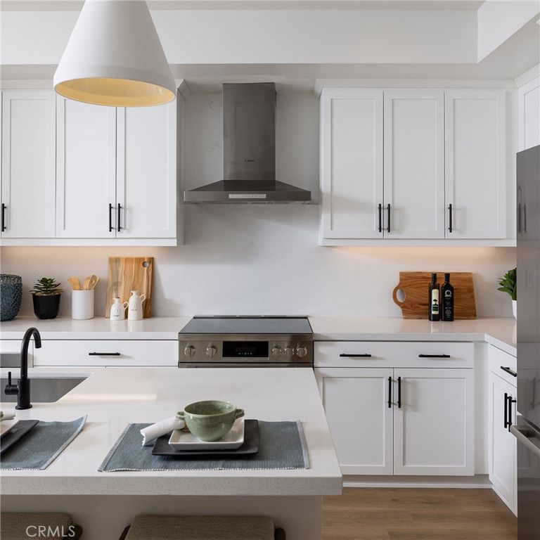 Image 4 of property listing at 308 E Whittier Boulevard, La Habra, CA 90631