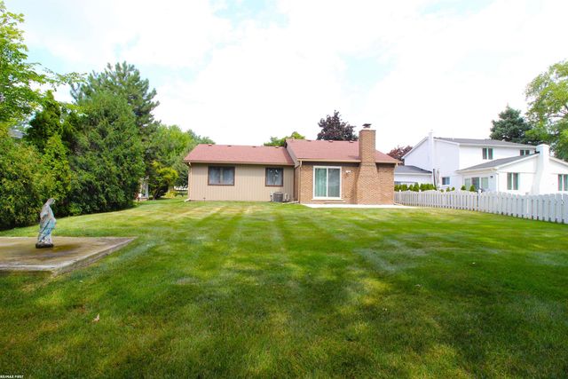 15158 Congress Drive, Sterling Heights, MI 48313