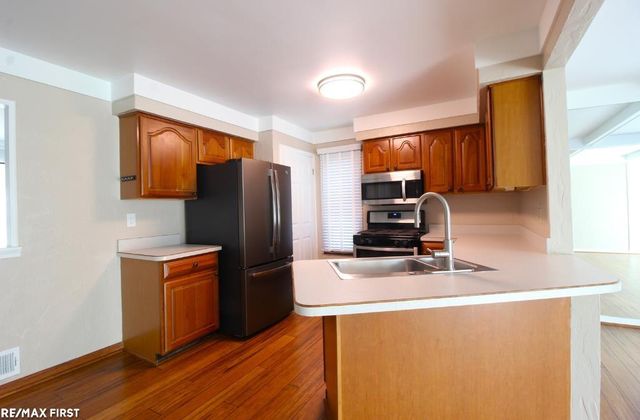 15158 Congress Drive, Sterling Heights, MI 48313