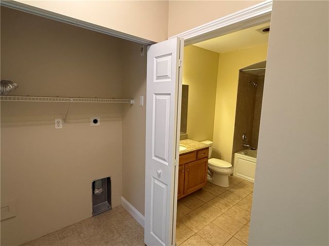 70 Turner Street E-8, Warwick, RI 02886